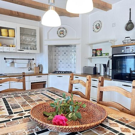 Ferienhaus Kleine Flucht Neuendorf Putbus Esterno foto