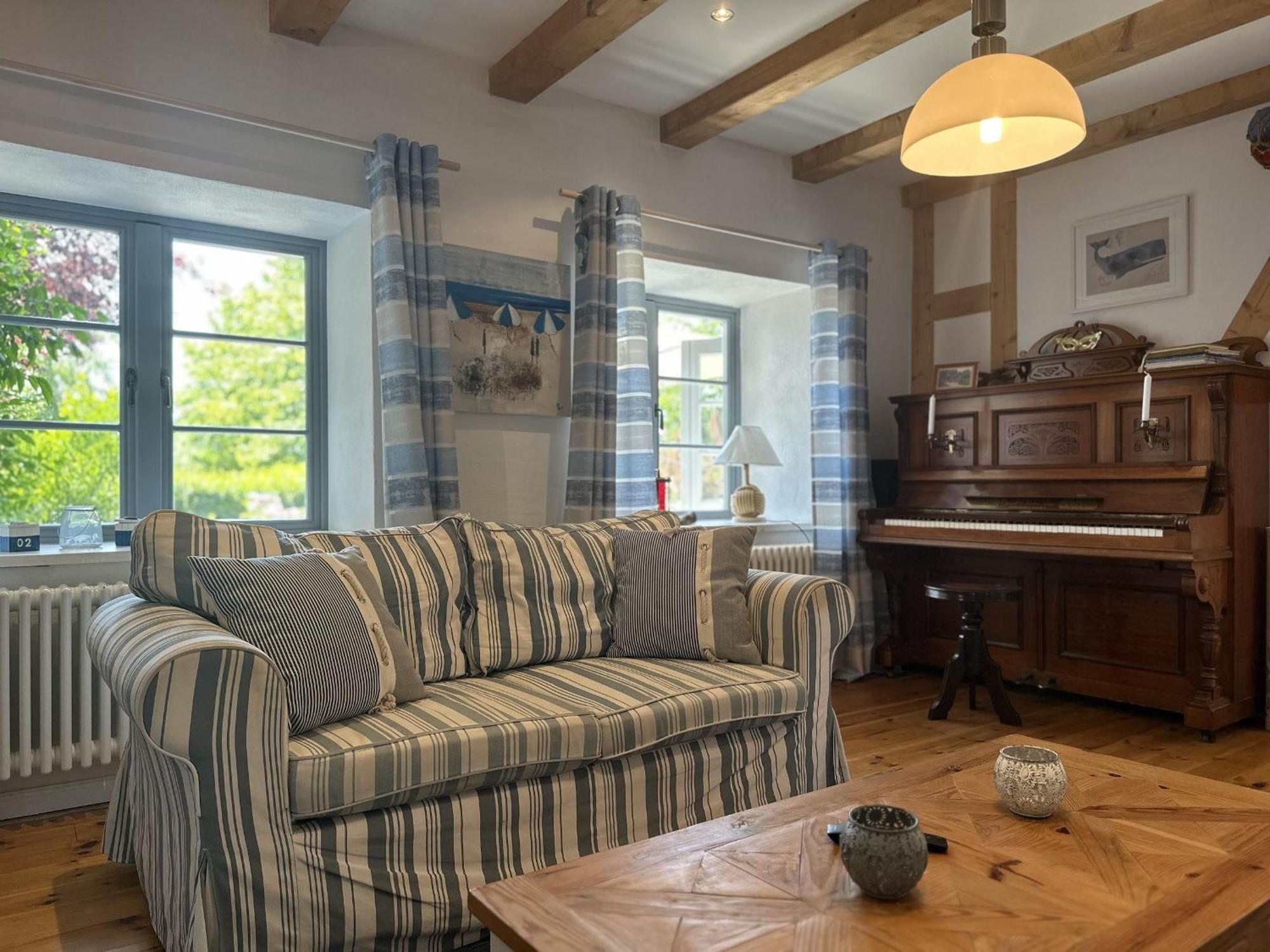 Ferienhaus Kleine Flucht Neuendorf Putbus Esterno foto